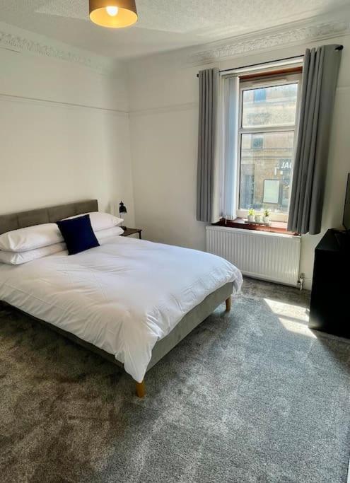 Large 2 Bed Near Glasgow Airport Paisley Ngoại thất bức ảnh